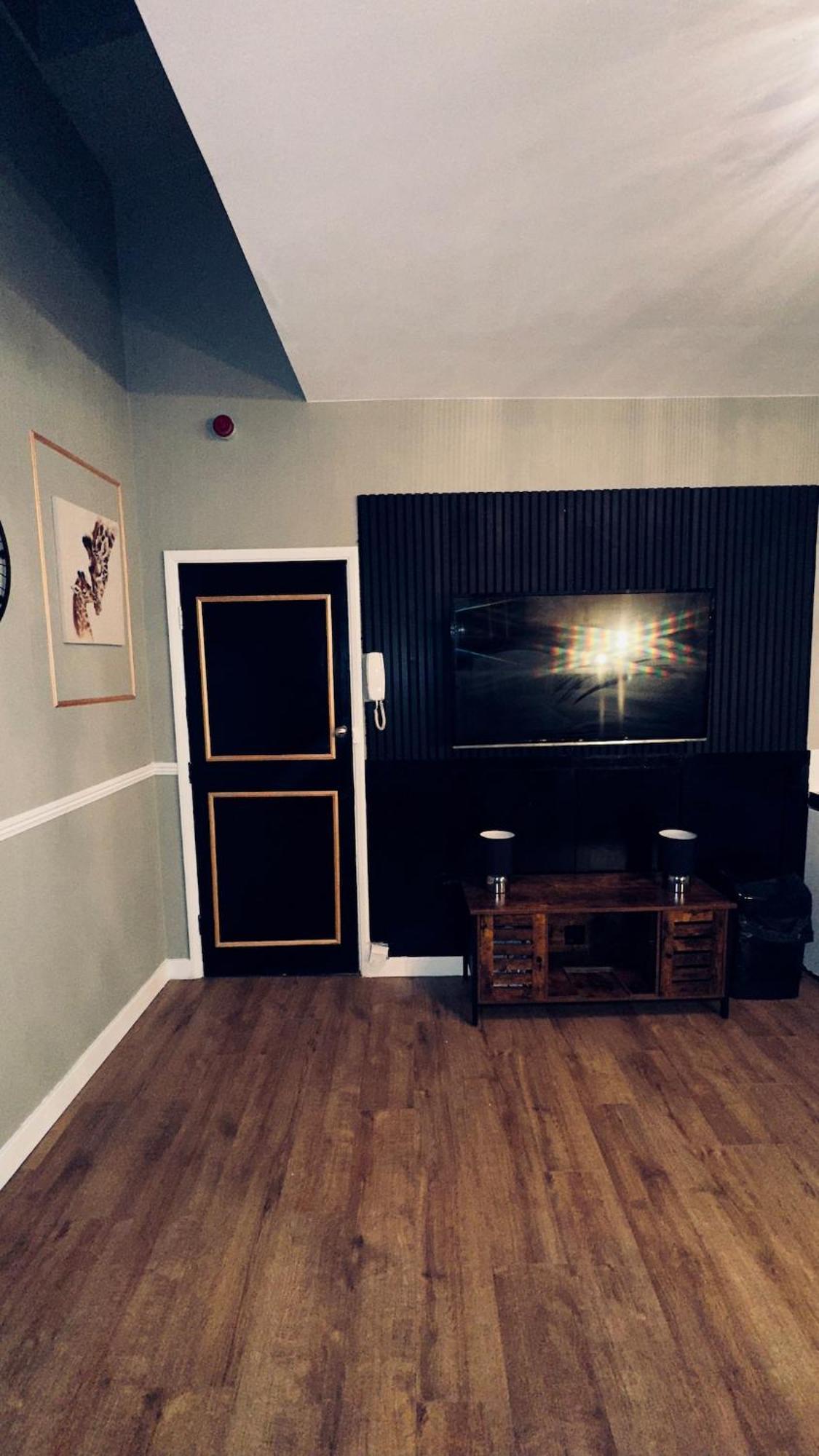 1 Bed Centre Apartamento